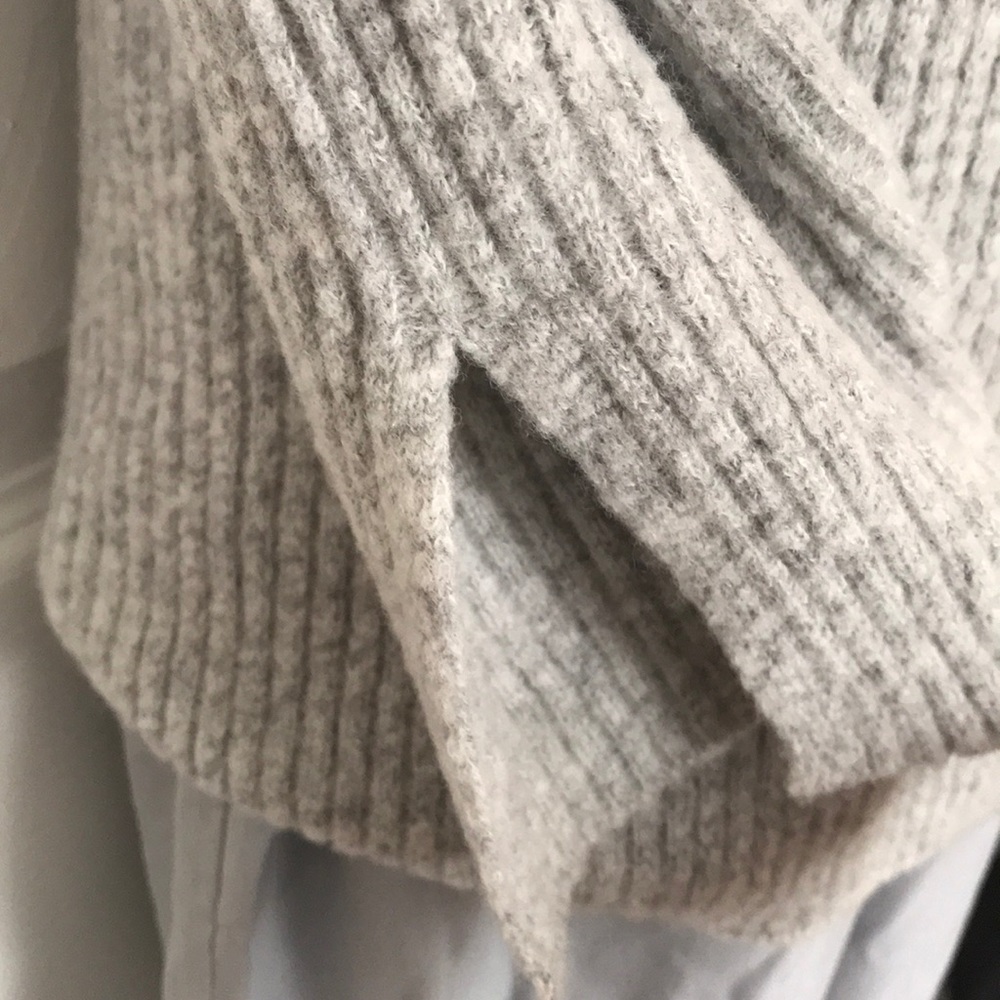 Banana Republic Gray Ribbed Turtleneck Sweater - Picture 4 of 7